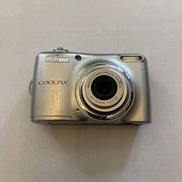 Nikon CoolPix L23‎ 10.1MP Silver Digital Camera - Parts Only