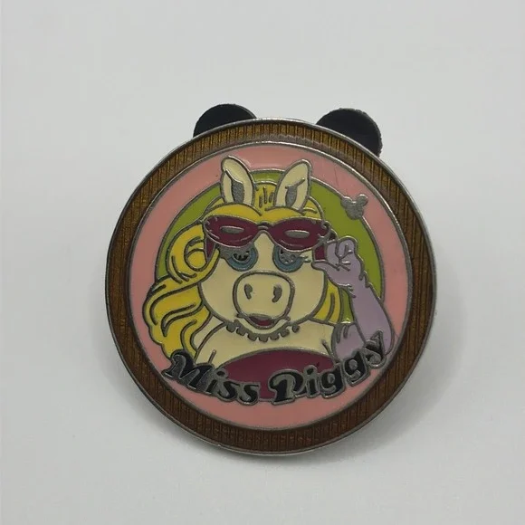 Authentic Disney Pin Cast Lanyard Collection Series 4 Miss Piggy The Muppets