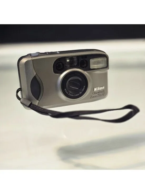 Nikon One Touch Zoom 70 AF Point and Shoot 35mm Film Camera Date