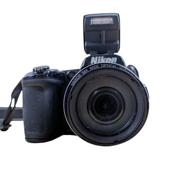Nikon Coolpix L840 16mp Compact Camera with Pop-Up Flash