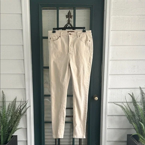 Judy Blue Neutral Cream Denim with Leather Patch