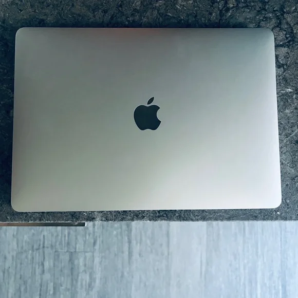 Apple Silver MacBook Pro (2018)