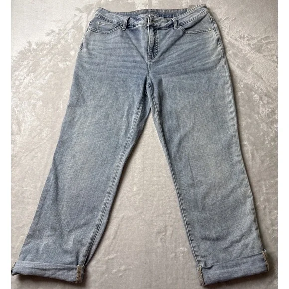 Chico's So Slimming Girlfriend Slim Leg Crop Jeans Size 1.5 (10) Lightwash
