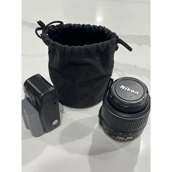 Nikon AF-S DX Nikkor 18-55mm f/3.5-5.6G‎ VR Lens Watson Charger & Battery Bundle