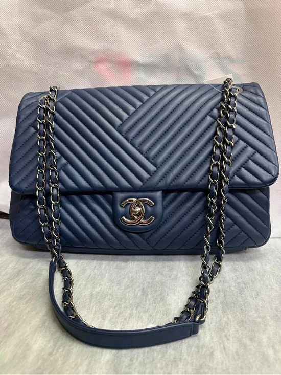 CHANEL Jumbo Navy Chevron Quilted Shoulder Bag with Chain Strap