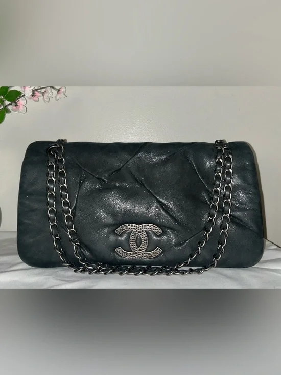 CHANEL Iridescent Calfskin Glint Large Flap Bag Charcoal Dark Grey