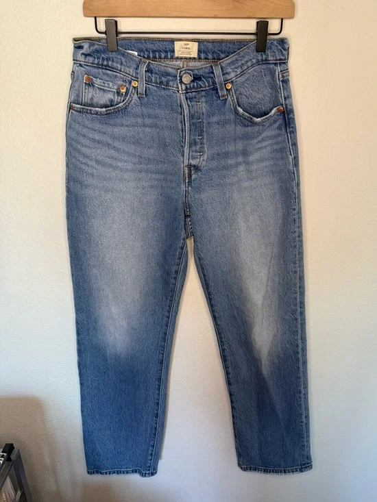 Levi’s Curve Jeans - Comfortable Straight Fit