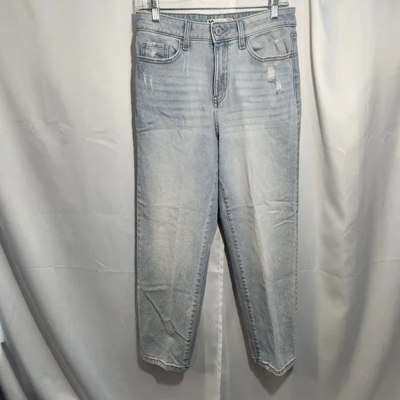 SO Women's Light Wash Ankle Jeans