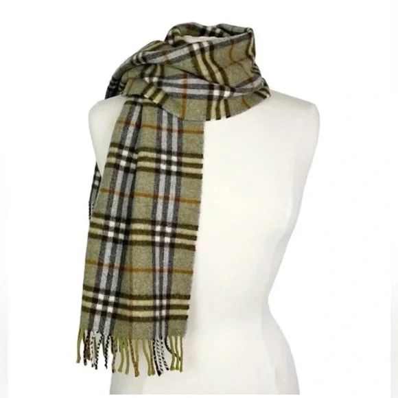 Authentic Vintage Burberry Unisex Green Nova Check Lambswool Scarf