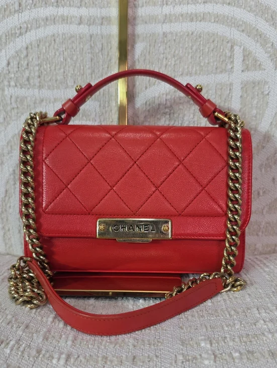 CHANEL Red Quilted Leather Top-Handle Shoulder Bag with Gold Chain