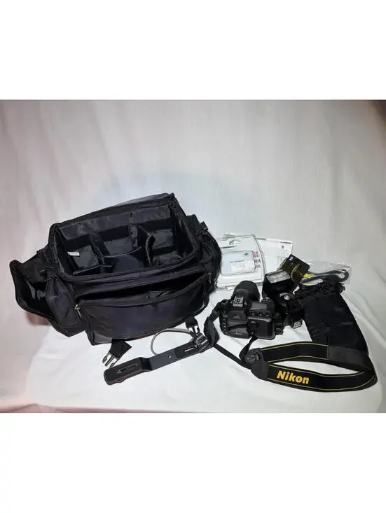 Nikon D50 DSLR Camera Bundle w/ Lens, Speedlight SB-800DX Flash & Bag
