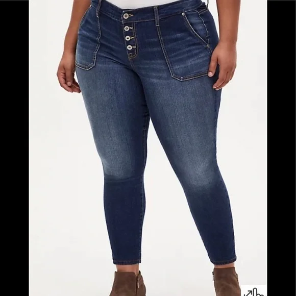 Torrid Mid Rise Skinny Vintage Stretch size 22