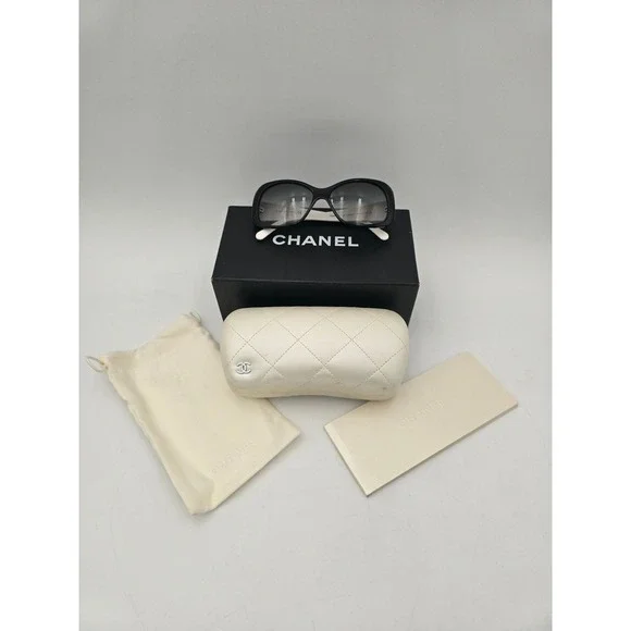 CHANEL‎ 5123 Vintage Icon Charms Bi-Color Sunglasses Y2K Black White box & case