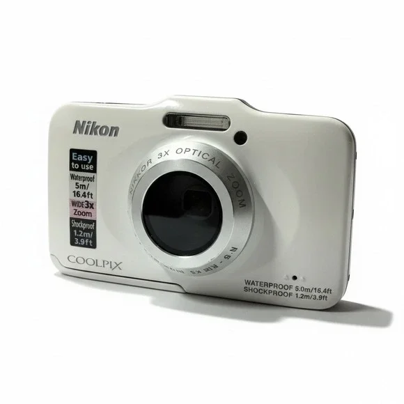 Nikon Coolpix S31 Digital Camera White Waterproof Shockproof 10.1MP 3x Zoom 8GB