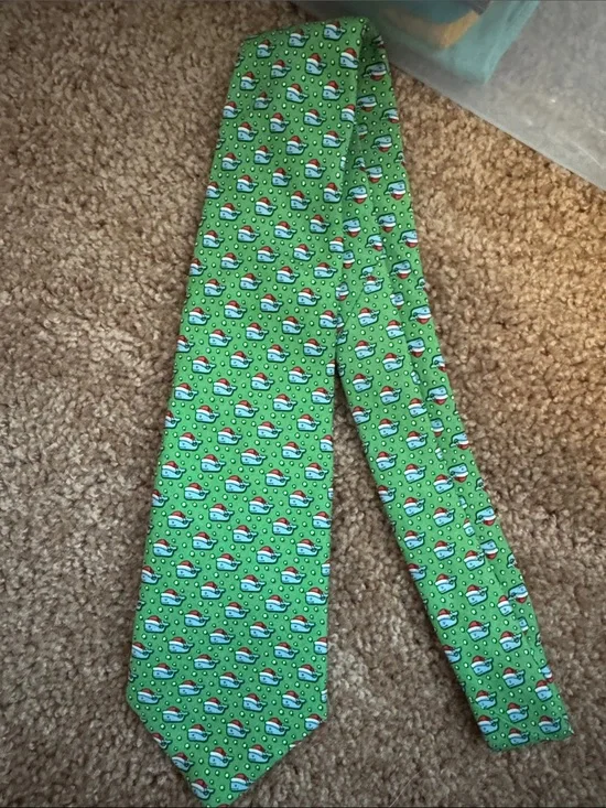 Vineyard Vines Kids Christmas tie