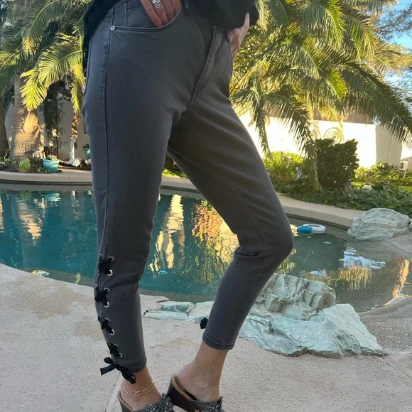 Venus high rise jeans with ribbon details
