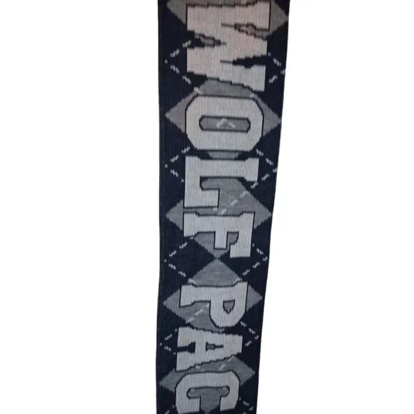 Wolf Pack Scarf Argyle EUC
