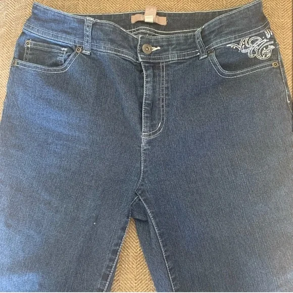 Excellent Preowned Condition Chicos Short Pocket Straight Leg Jean Size Chicos 1
