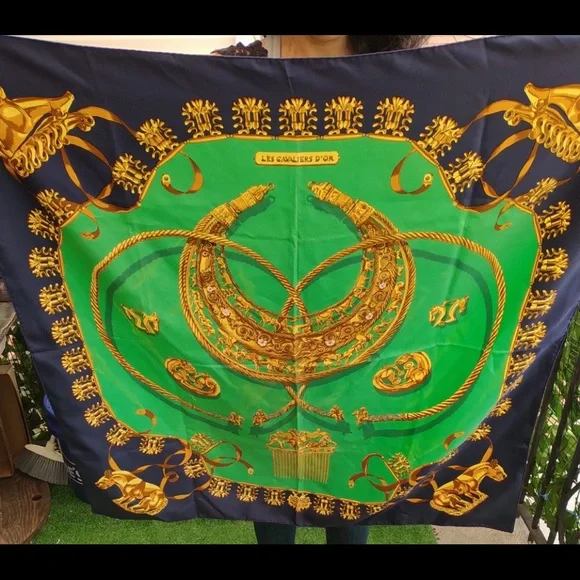Stunning Christian‎ Dior Vintage scarf 35 x 35
