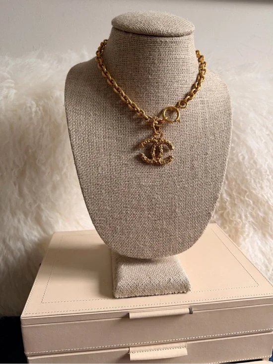 CHANEL Gold CC Pendant lava Necklace