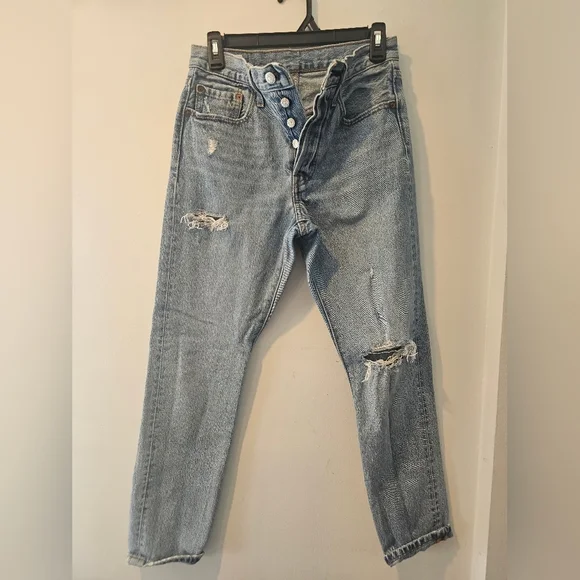 Levi’s 501 Skinny Jeans Distressed Light Wash Button Fly W26 L28