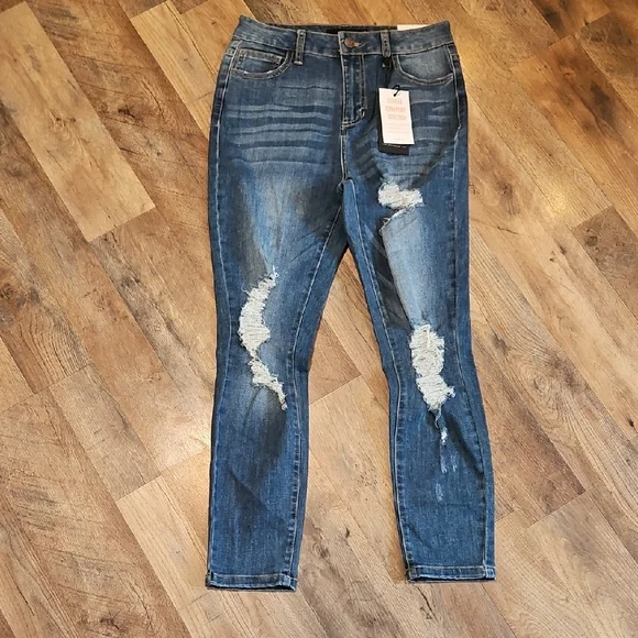👖Cello High Rise Distressed Skinny Cropped Jeans