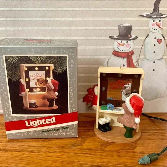 🎄2/20🎄Hallmark Magic Ornament