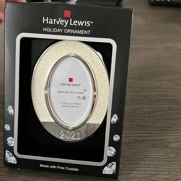 Harvey Lewis 2021 Fine Crystals Ornament