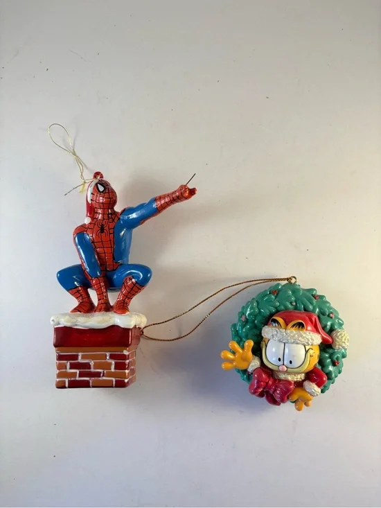 Lot Of 2 Vtg Christmas Ornament 1996 Garfield Wreath 2002 Spiderman Chimney Marv