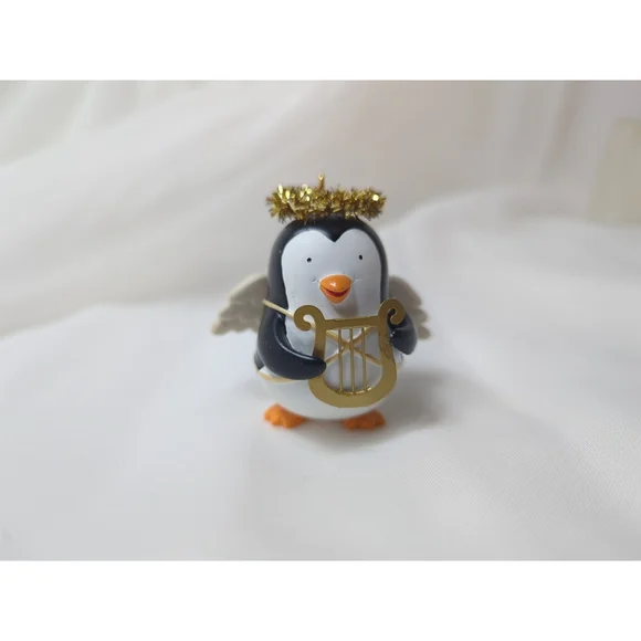 Hallmark Keepsake Ornament 2007 Scooter Angel South Pole Pals Penguin