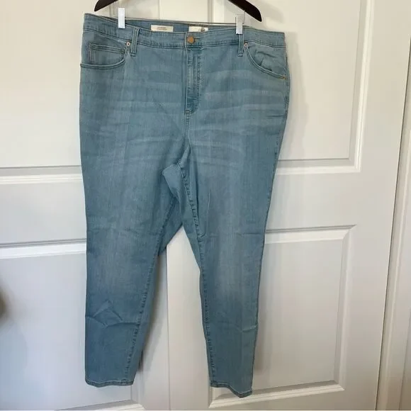 Universal Threads High Rise Skinny NEW light blue 24W