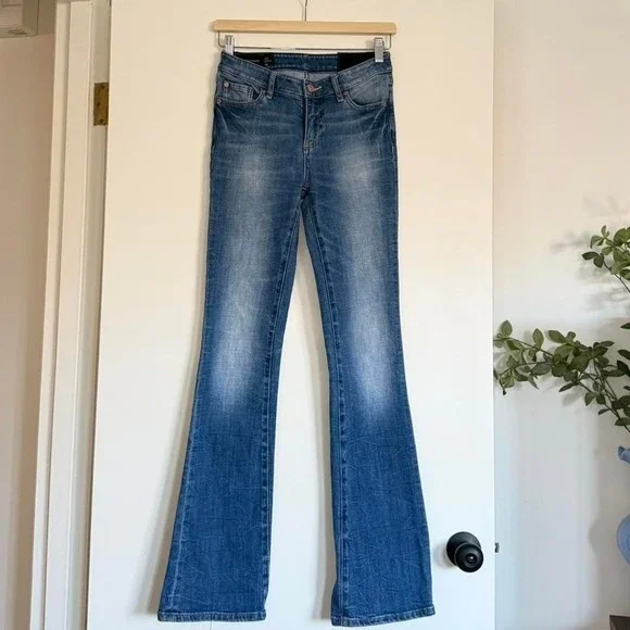 Armani Exchange NEW with Tags Flare Jeans — Size 28 💙‎