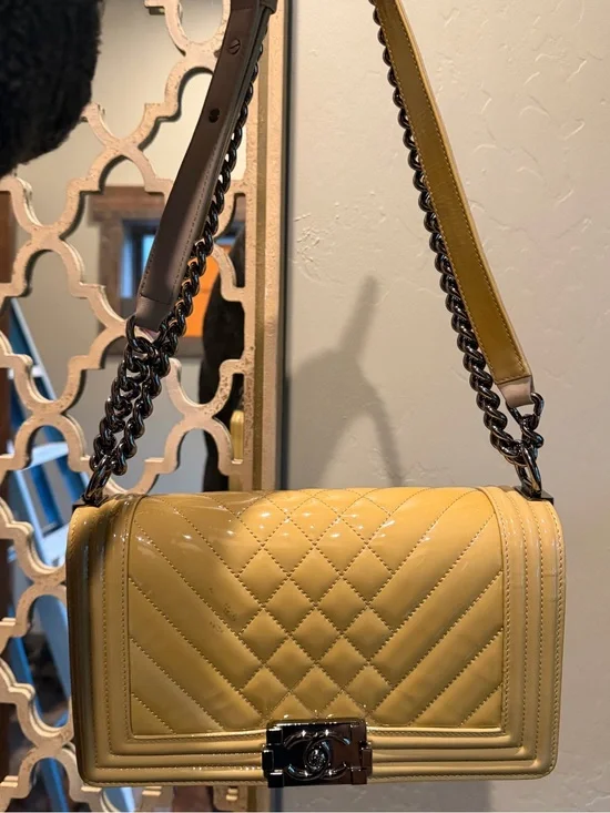 Chanel boy bag