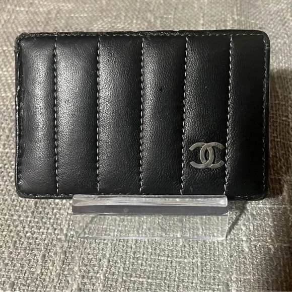 CHANEL BLACK QUILTED LAMBSKIN CARDHOLDER WALLET