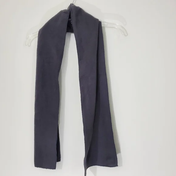 Gray Polyester Felt-like Scarf