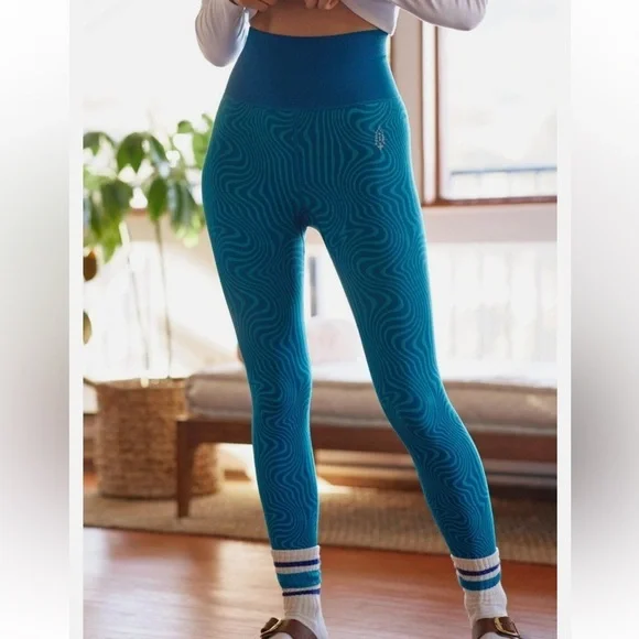 Free People Free Throw Jacquard Legging Wave Rider Swirl SIZE MEDIUM