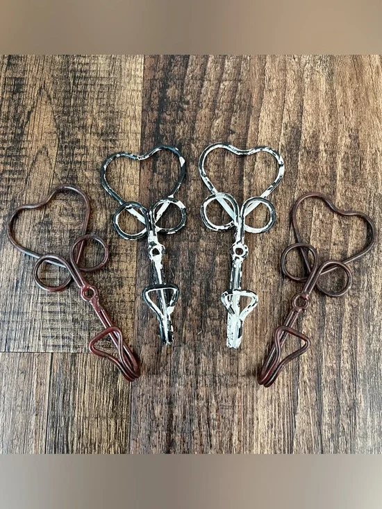 Shabby Chic Heart Wall Hooks Holders Country Chippy Wall Decor Small White Brown