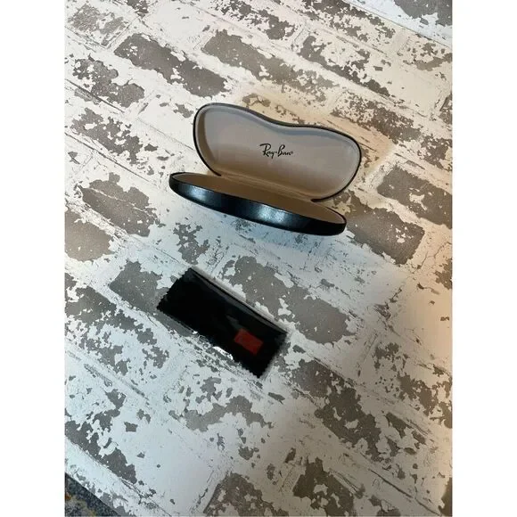 Ray ban sunglasses case with micro fiber cloth