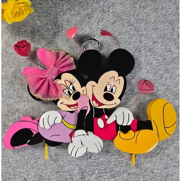 Disney Mickey and Minnie Mouse Wood Wall Hanging Key Holder Love Heart Decor Y2K