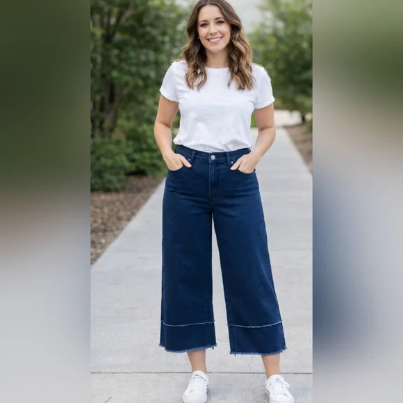 FRYE AND CO. Nightfall Navy Wide Leg Highrise Rough Hem Crop Jean Womens Size 10