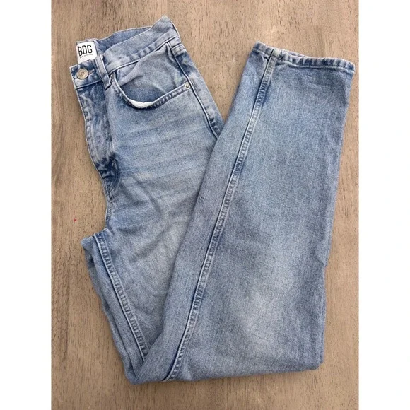 BDG Urban Outfitters High-Rise Baggy Jeans Light Wash Denim Size 25 100% Cotton