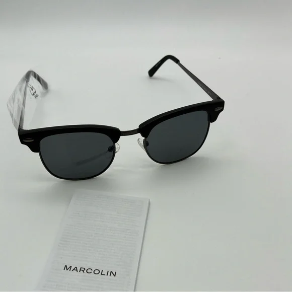NWT Kenneth Cole black sunnies