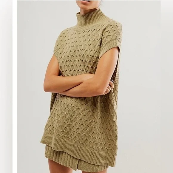 Free People Rosemary Textured Turtleneck Sweater - Olive Size M