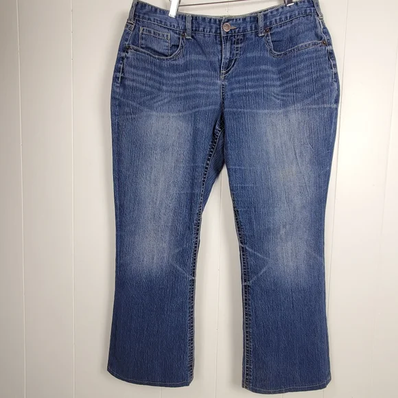 Maurice's boot cut jeans size 13/14