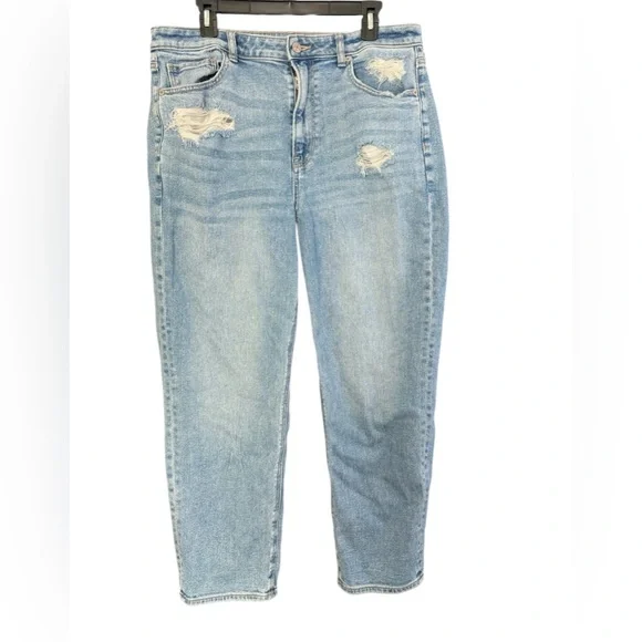American Eagle mom straight jean