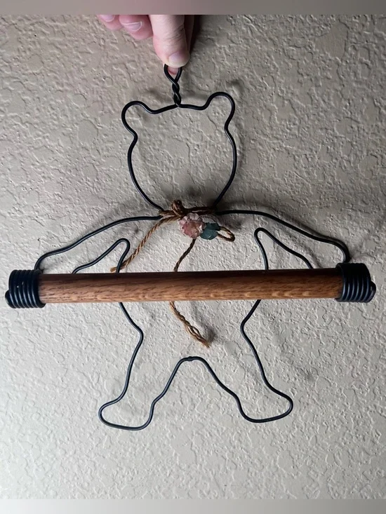 Vintage 1980s Teddy Bear Wire Wall Towel Holder Country Cottage Decor