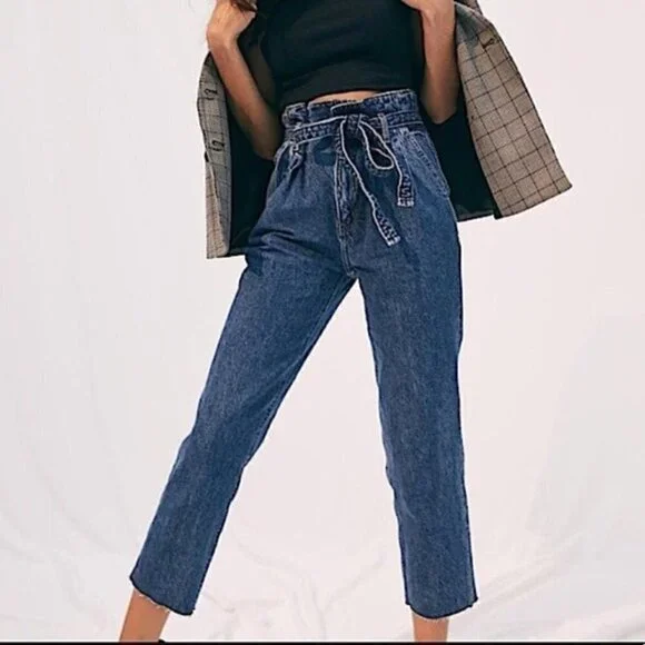 Abercrombie & Fitch paperbag waist mom jeans size 27