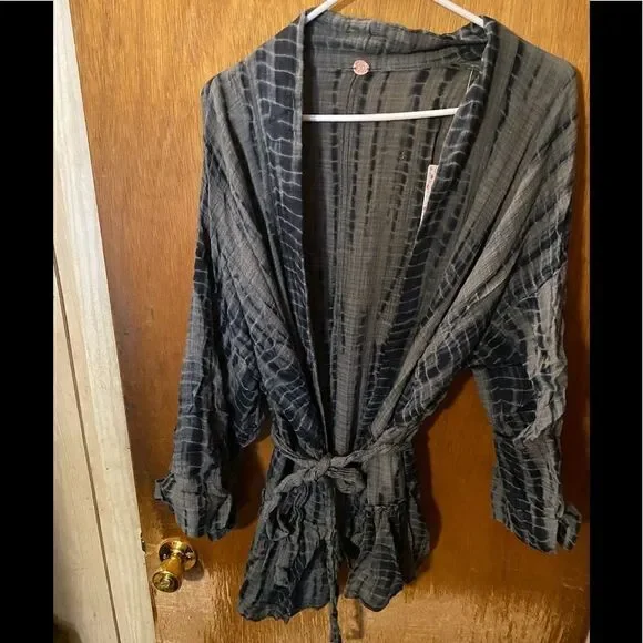 𝅺FREE people top