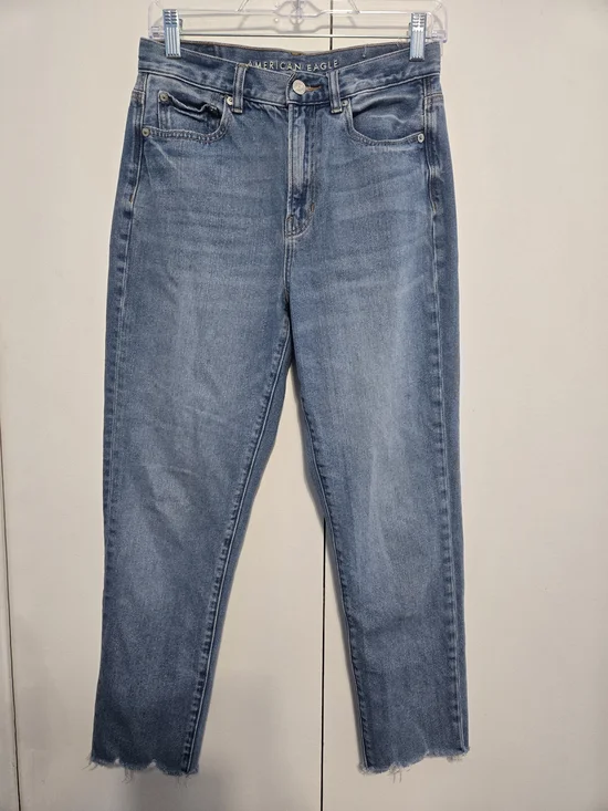 American Eagle Mom Jeans Size 6 Light Wash High Rise Raw Hem