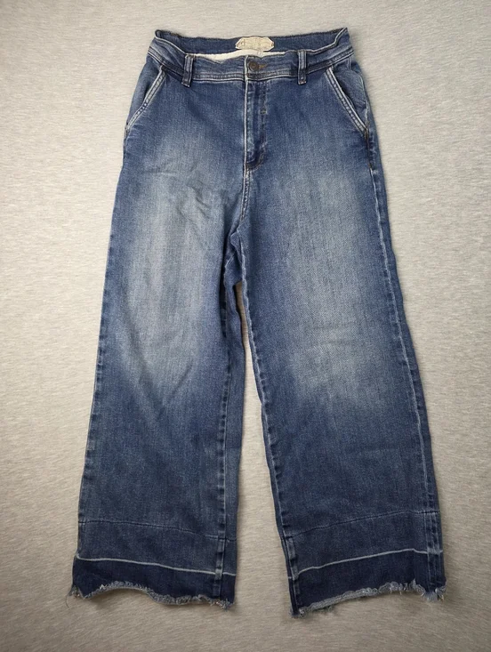 Free People Cropped Wide Leg Raw Hem High Rise Jeans in Medium Blue Size 28